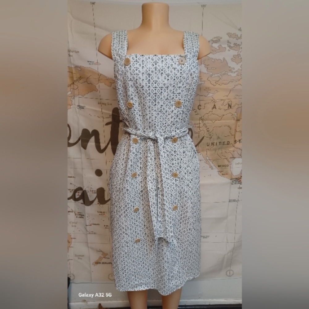 A NEW DAY SIZE 4 Elegant White Floral Dress